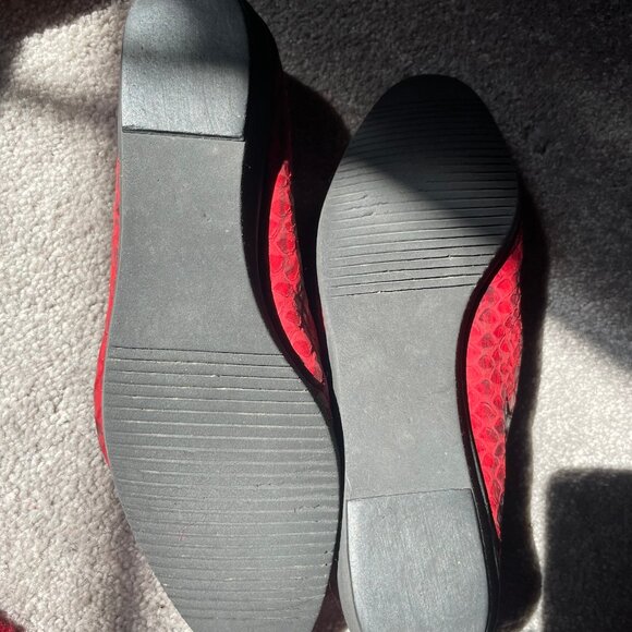 Gorgeous Ferragamo Red Snakeskin Flats - 6 1/2 or 7 - Picture 4 of 5